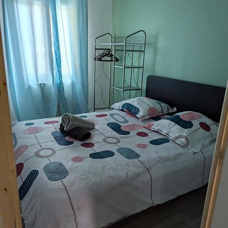 Barbusse Daire Fleury-les-Aubrais Dış mekan fotoğraf